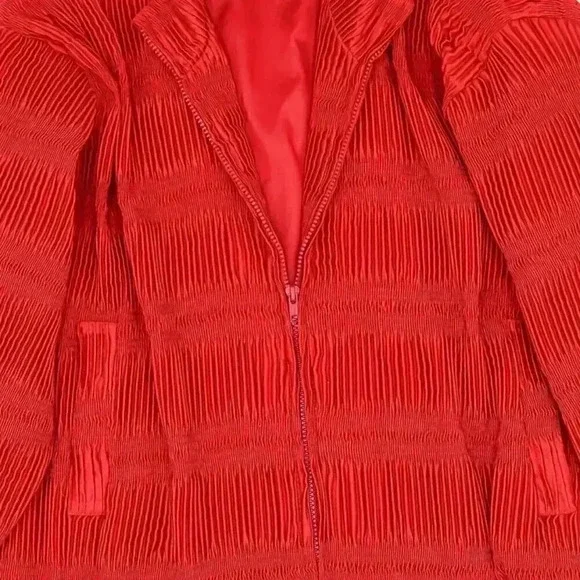 vintage 80s red scrunchy pleated windbreaker size medium sporty‎ zip up jacket
